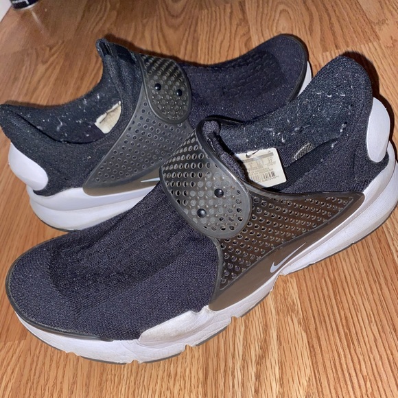 nike sock dart size 9